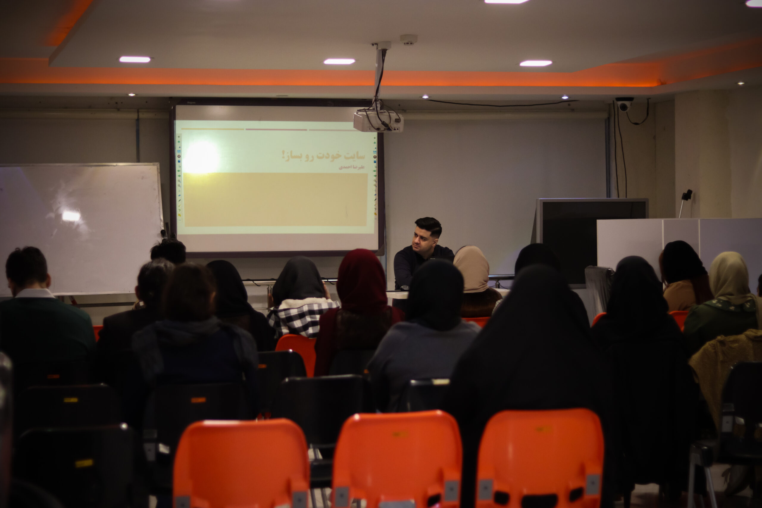 طراحی سایت در مؤسسه کادوس رشت