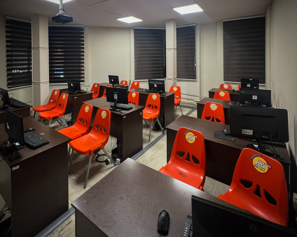 آغاز مسئولیت من به عنوان مدیر دپارتمان کامپیوتر و فناوری اطلاعات مؤسسه آموزشی کادوس رشت %d8%ba%db%8c%d8%b1%d9%87 آغاز مسئولیت من به عنوان مدیر دپارتمان کامپیوتر و فناوری اطلاعات مؤسسه آموزشی کادوس رشت کلاس برنامه نویسی کادوس رشت